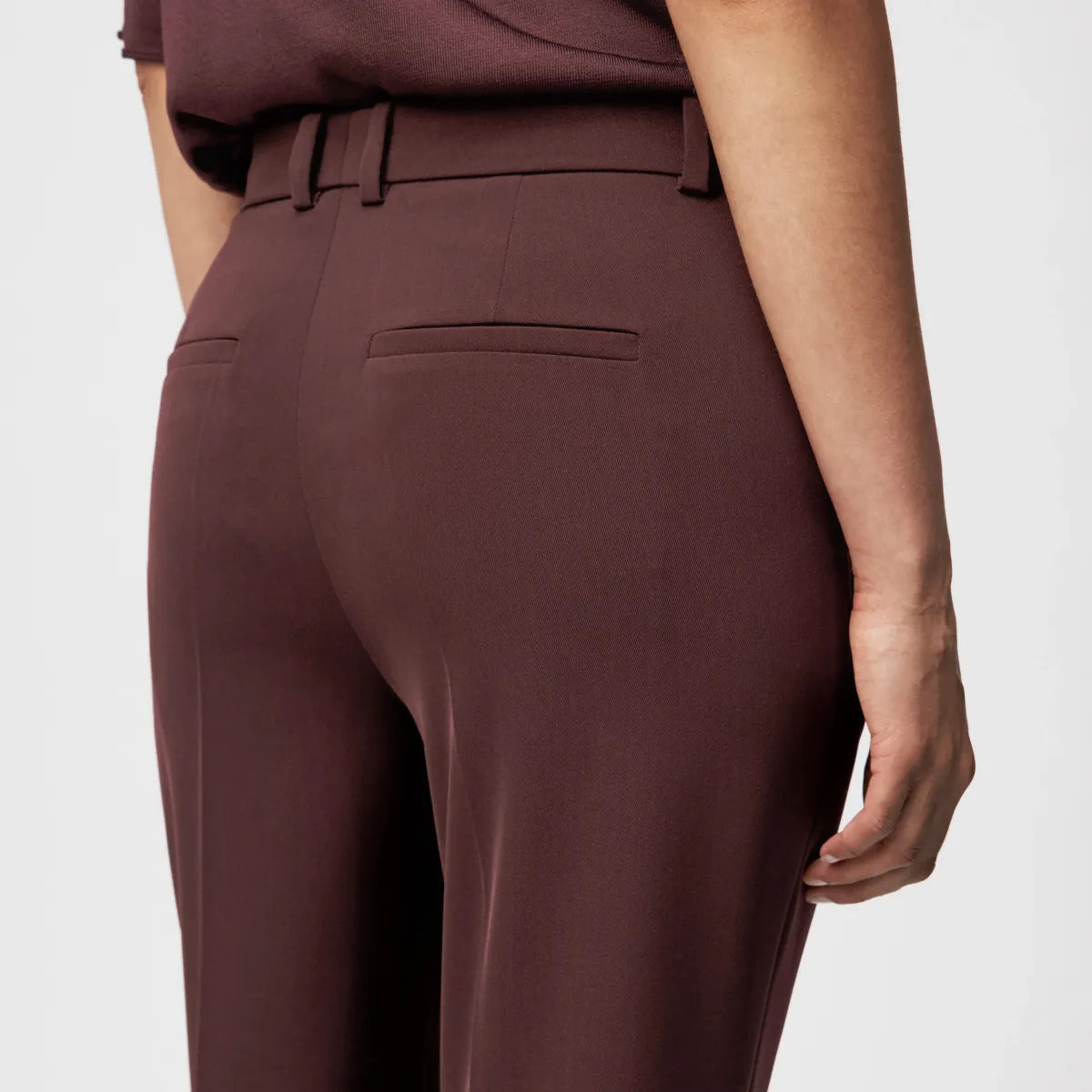 Argue Pants