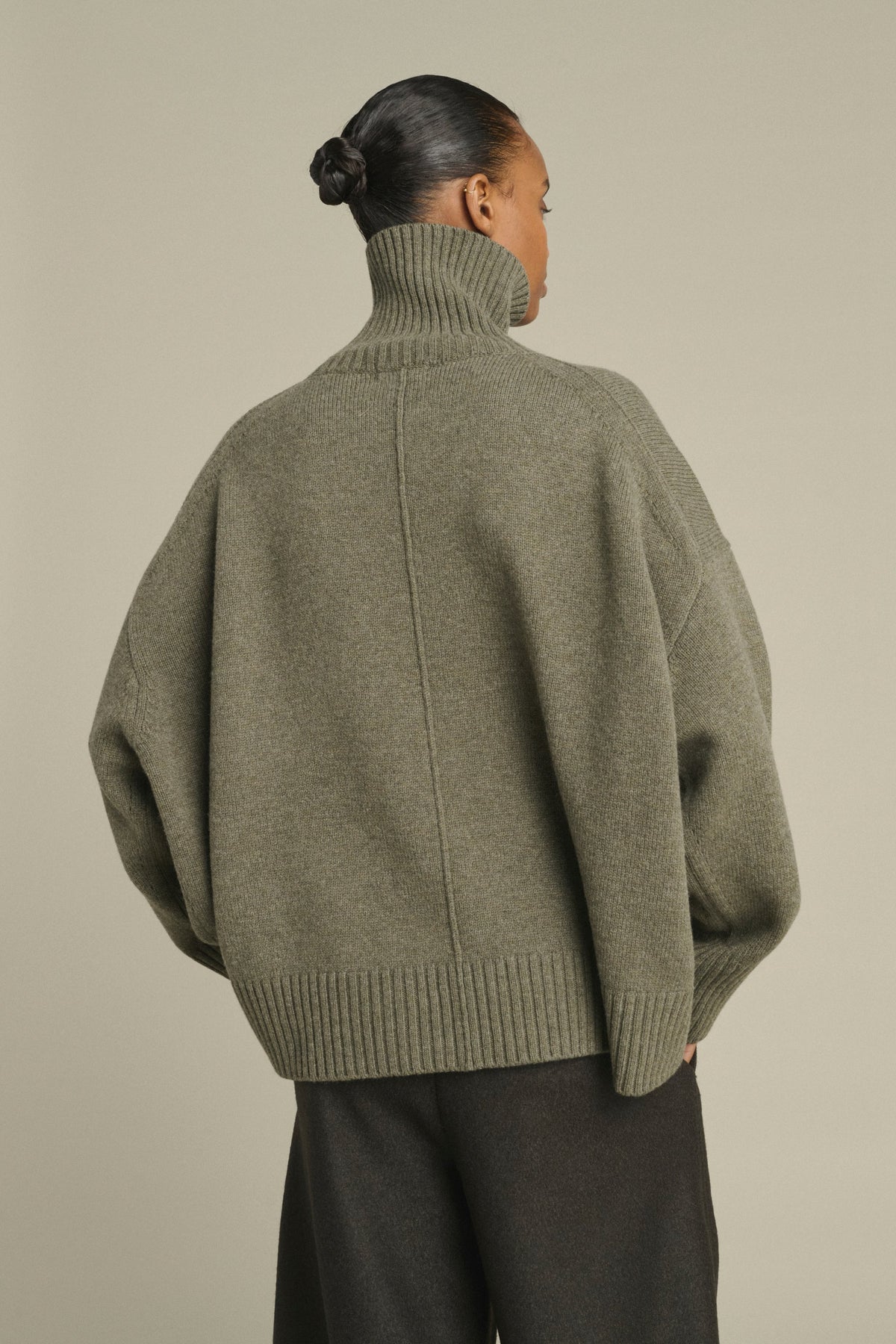 William Pullover