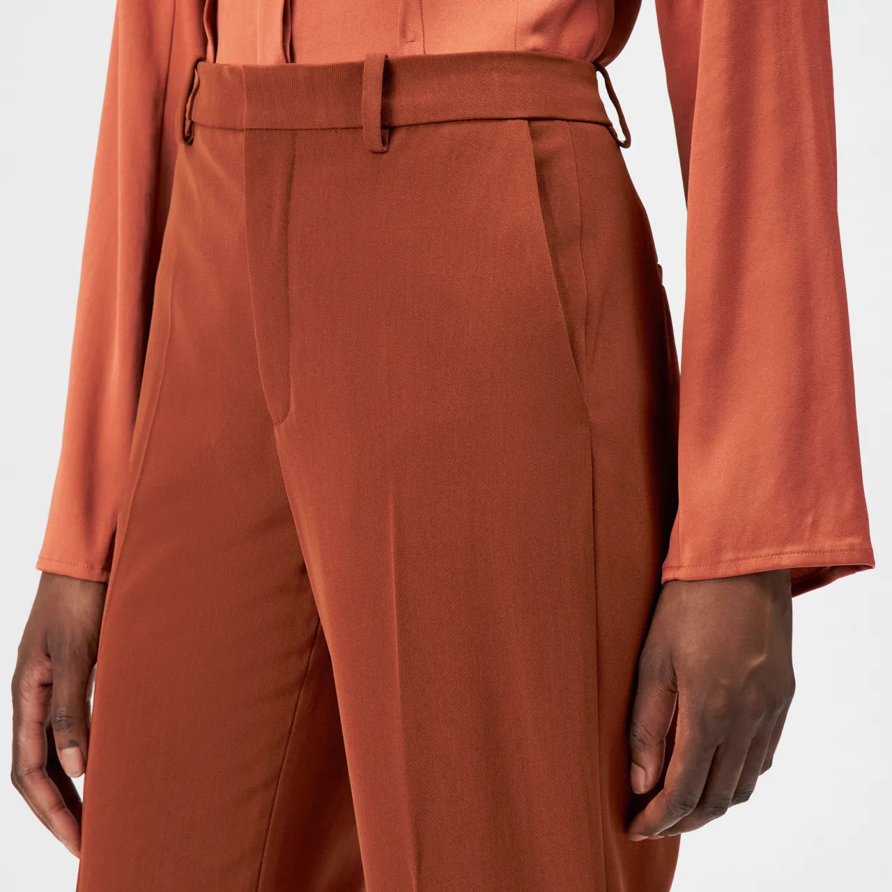 Argue pants