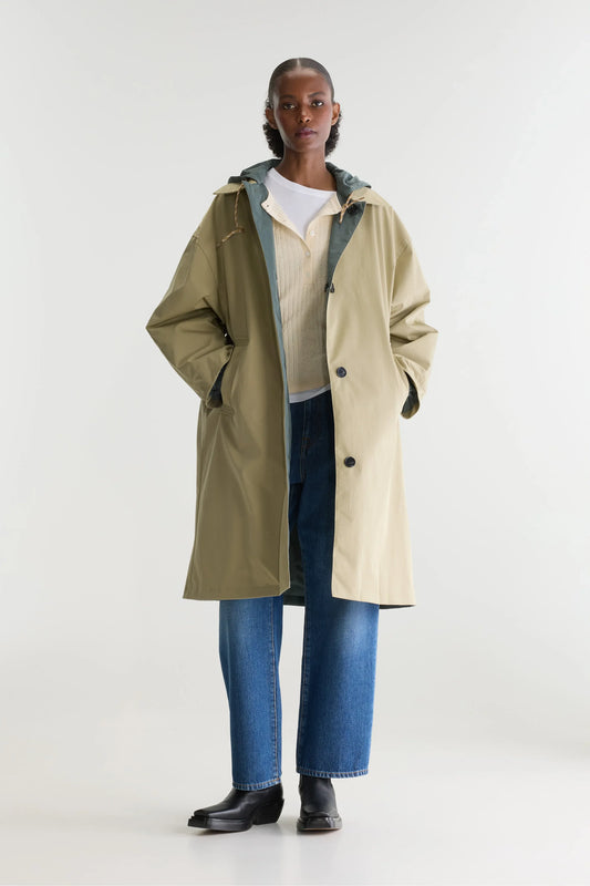 Hearty trenchcoat