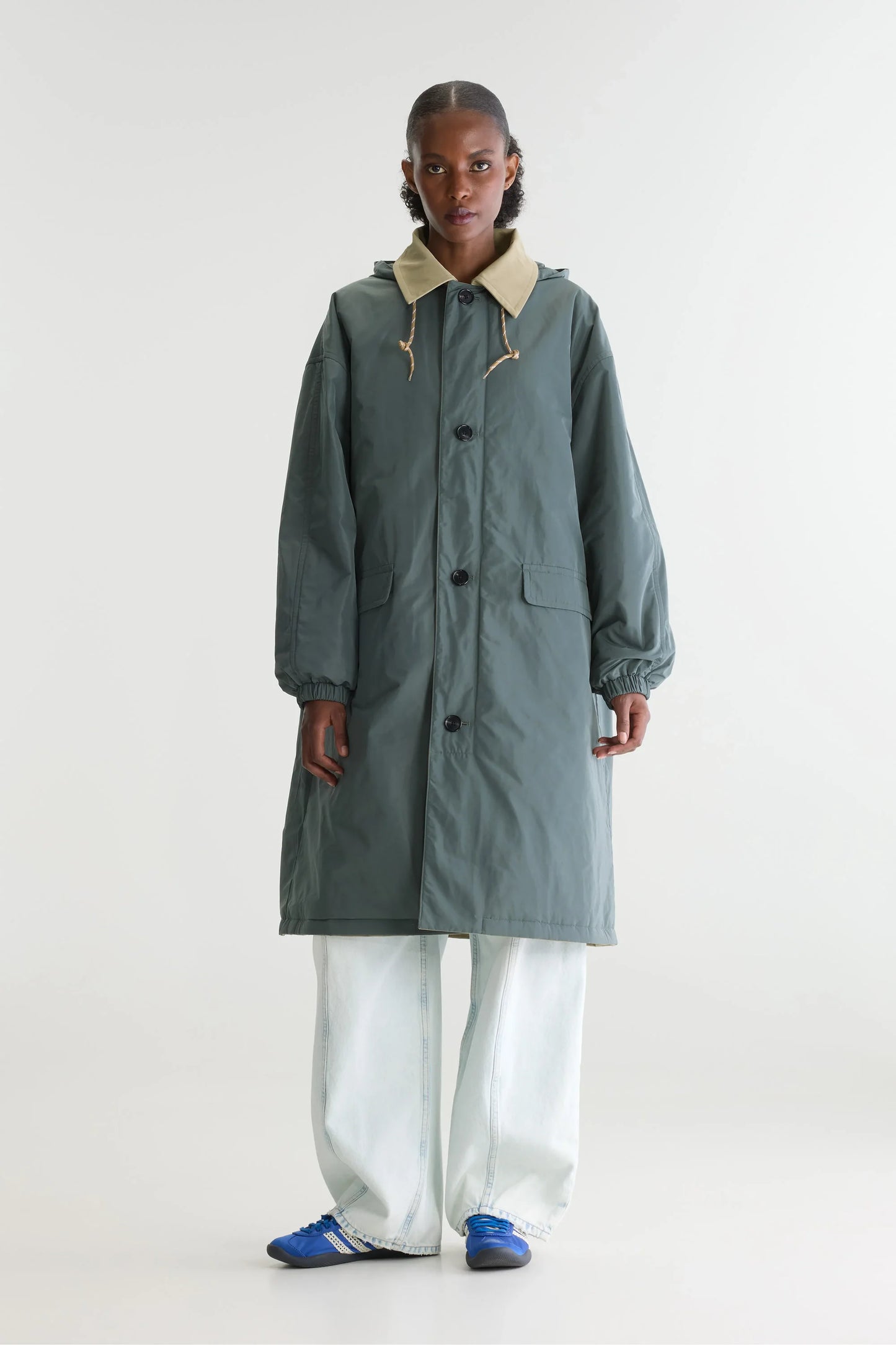 Hearty trenchcoat