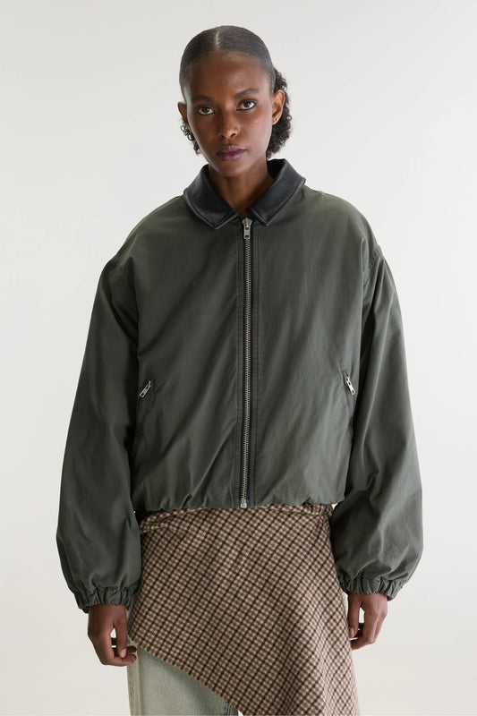 Justine bomber